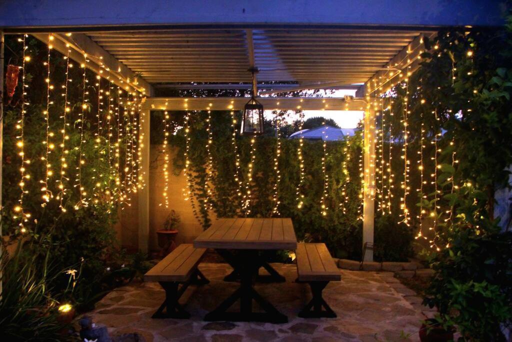 Casa de férias Newly Furnished Pool House