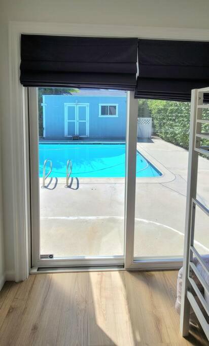 Newly Furnished Pool House Casa de férias Los Angeles
