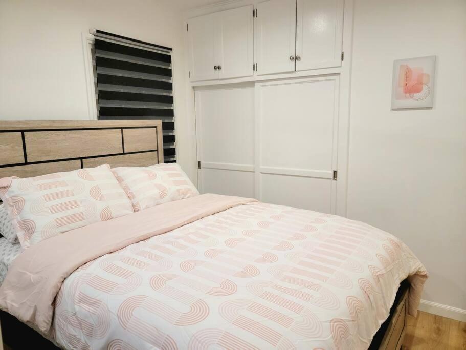 Newly Furnished Pool House Casa de férias Los Angeles